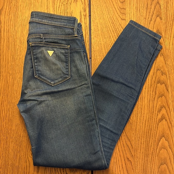 Guess Skinny Jeans - Picture 3 of 4